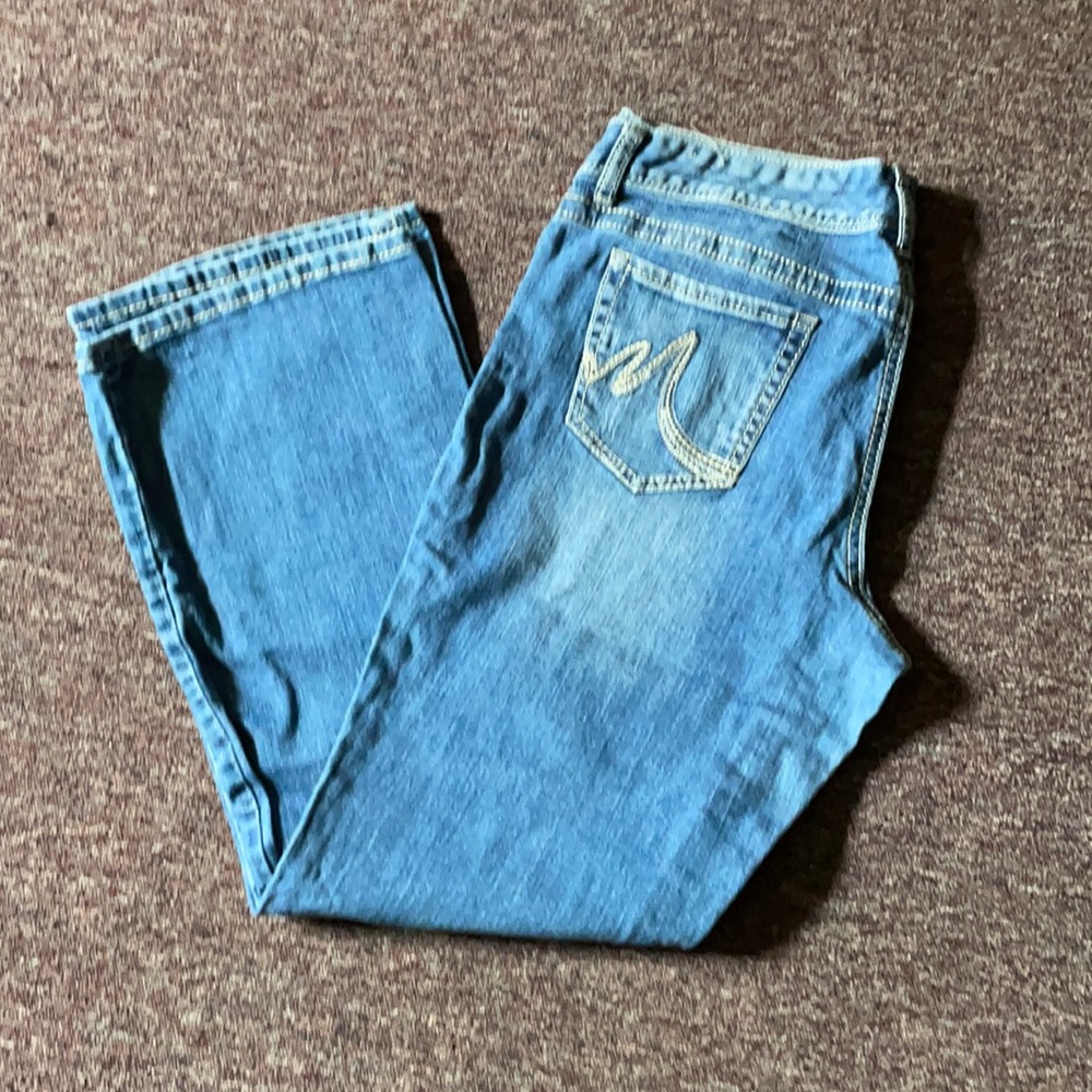 Woman’s Light wash Maurices Boot cut jeans